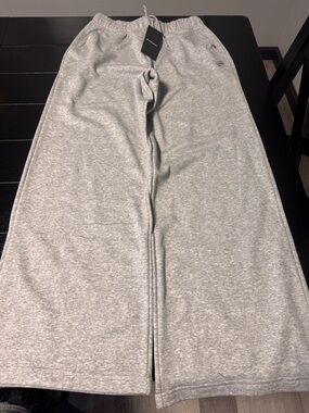 Fabletics Cozy Fleece Wide Leg Sweatpants in XS